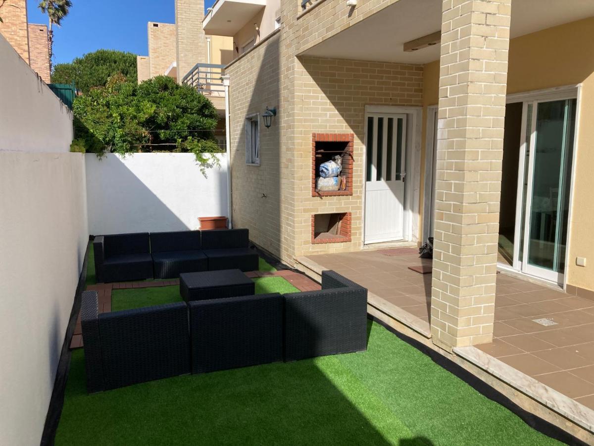 A Family House In Santa Cruz, Torres Vedras Vila Silveira  Exterior foto